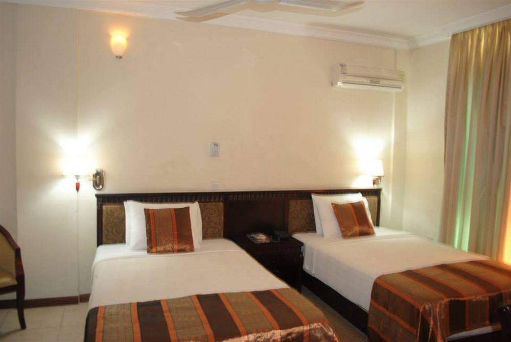 Hotel Georgia อักกรา ภายนอก รูปภาพ